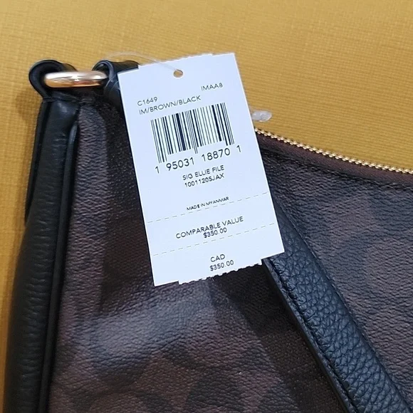 Coach Set - Picture 3 of 9